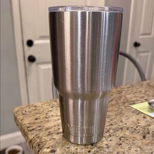 Yeti 30oz Rambler
